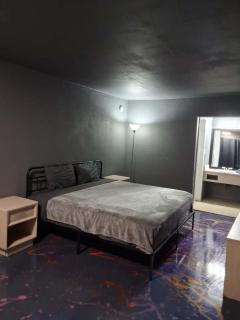 King Bed Hotel Room 255 - 3