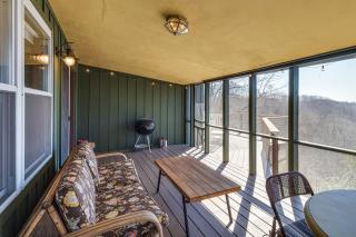 Center Hill Couples Retreat Cabin Lake View, Deck - Sparta - 9
