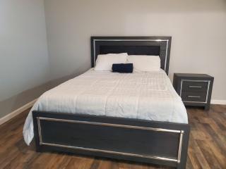 Spacious Home downtown Hillsboro - 1