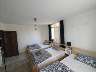 Modern Cozy Apartment in Prime Location - 1