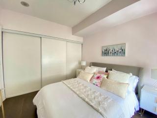 Luxurious Condo Apartment with Direct Subway Access - 8