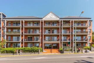 Windsor Base - Steps to Shopping, Dining & Nightlife - 6