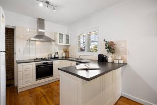 Saltair Retreat - Moments to Marina, Beach & Dining - 8