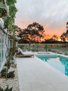 Torquay Family Resort - sleeps 20 - 0