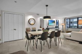 Amazing Views, New Condo on beach w/ Heated Pool - Apartment - 3