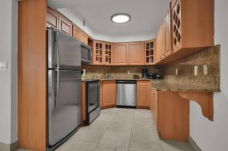 Amazing Views, New Condo on beach w/ Heated Pool - Apartment - 6