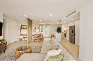 Luxury 2BR Palm Beach Apartment - 1