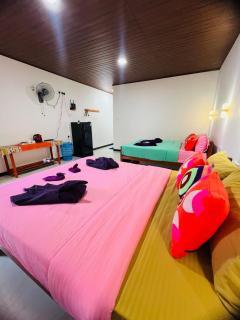 Mounts View Plaza - 5