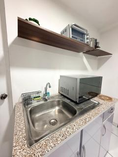 Central Stay SV Apt Walk to Historic Center - 9