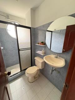 Habitación Privada con Baño - LA AURORA - 1