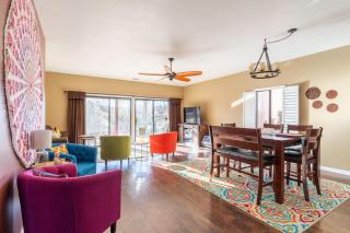 Zen calling, Look inside this private home for 6 - 5