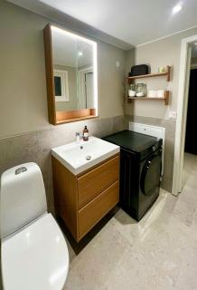 Modern Cottage With Sea Views Near Ugglarpsstrand - 2