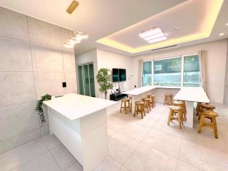 제주 여유로운 서쪽마을, 대가족을 위한 완벽한 프라이빗 독채 - 방7, 화장실4, 바베큐 - 3