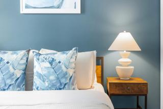 Stylish 2BR City Retreat Near the Lake & Park - 4