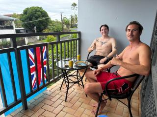 Uncle George's Free Breakfast with Seaview Balcony - 1