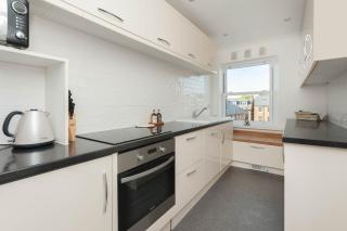 2 Bed beach front apartment with spectacular views overlooking Viking Bay - Broadstairs - 1