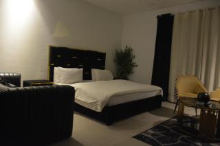 Goldcrest Mall DHA Phase 4 - Luxury Studio Apartment - Free Parking - 9