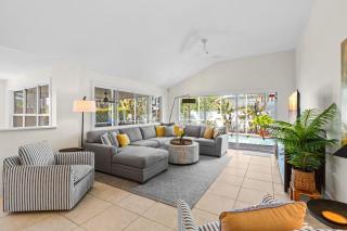 Enclosed pool spa - Stillpoint by SeaBreeze Vacation - 4