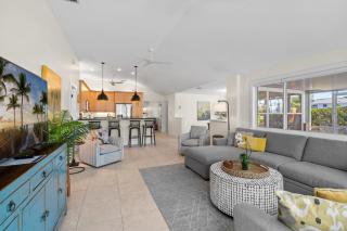 Enclosed pool spa - Stillpoint by SeaBreeze Vacation - 2