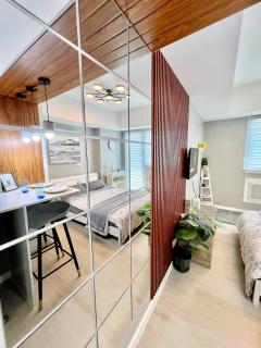 Comfortable 1BR Studio Unit at AZURE NORTH Pampanga by Beersheba Suites & Staycation - 8
