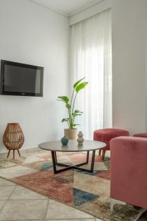 Bright and comfortable apartment with balcony for 2 - 4