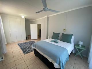 Beach Cresent Cottage - 2