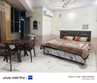 SPOT ON Royal King Guest House - 7