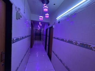 Hotel O MG Road Crossway Formerly Ravi Palace - 1