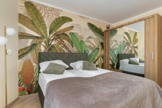 Przytulny Apartament z Balkonem i Parkingiem by Noclegi Renters - 7