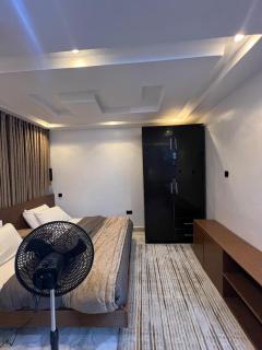Cozy 1 Bedroom Studio Apartment Near Int'l Airport - 2