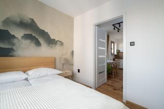 Comfortable Two-Bedroom Apartment in Poznań by Noclegi Renters - 4