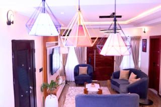 Treasure Blue Homes, Family Friendly, 24hrs Power, Balcony & Wi-Fi - 5