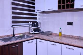 Treasure Blue Homes, Family Friendly, 24hrs Power, Balcony & Wi-Fi - 2