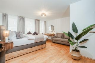 FeelGood Luxus - für Gruppen & Familien mit Whirlpool, 2 Bäder, Terrasse & Grill - Top Lage - 6