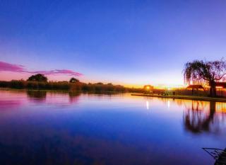 Riverside Rhapsody, Vaal River, Vanderbijlpark, 6 Adults and 4 Children - Vanderbijlpark - 0