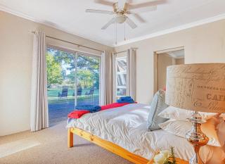 Riverside Rhapsody, Vaal River, Vanderbijlpark, 6 Adults and 4 Children - Vanderbijlpark - 5