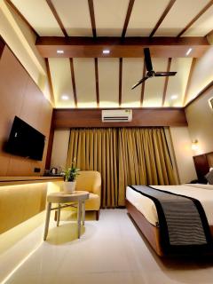 The Falcon Inn - Clare Road - 1