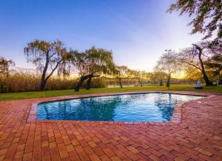 Riverside Rhapsody, Vaal River, Vanderbijlpark, 6 Adults and 4 Children - 5