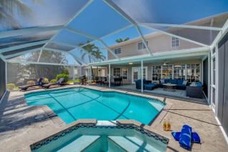 CoralVilla Cape Belle Vue - cozy spacius home, pool, kayaks, billiards, gulf access - 4