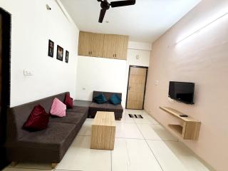 Aura of Calm Couple Friendly 1bhk - 0