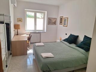 Alex's Hut, entire independent apartment - 5