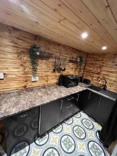 Cadnam Cottage with Private Hot Tub, New Forest - 1