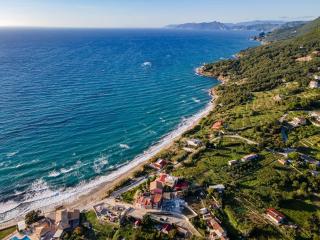 2-BR Apartment by the Sea - 6