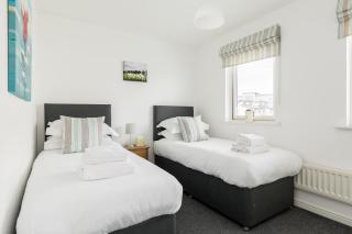 Just Beachy - Moments from Hamworthy Beach and Park - 2