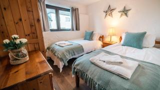 2 Neighbouring Holiday Cottages nr Bude Sleeps 8 - 1