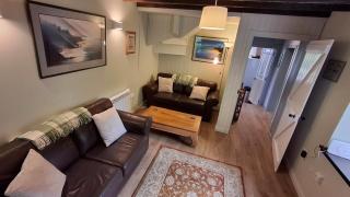 Recently refurbished comfort at The Ark by the sea - 9