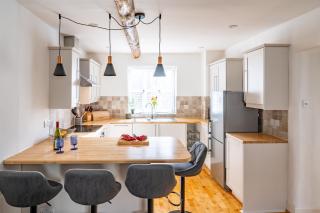 Swift Host - Pottergate Townhouse - Central Norwich - Parking - 2 Bed - 8