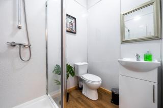 Stylish Central Nottingham Studio Sleeps 2 Ensuite - 3