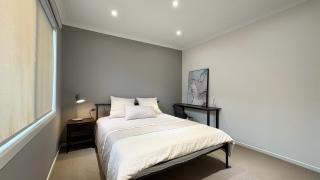 Stylish 4 Bedroom Family Home in Tarneit - Walk to Station and Tarneit Central - 3