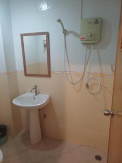 Skippers inn pier 55 Bar&Guesthouse - 5